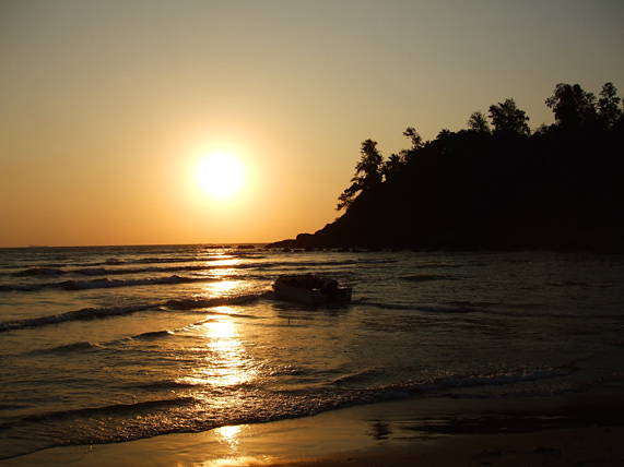 4-2-Arpora-Beach-Goa-India (571x428, 93Kb)