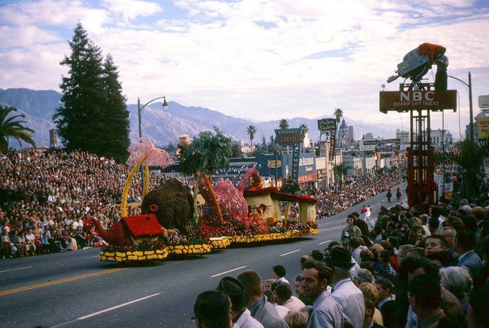 1962-Rose-Parade-with-NBC-CAMERAS-Pasadena (700x470, 115Kb)