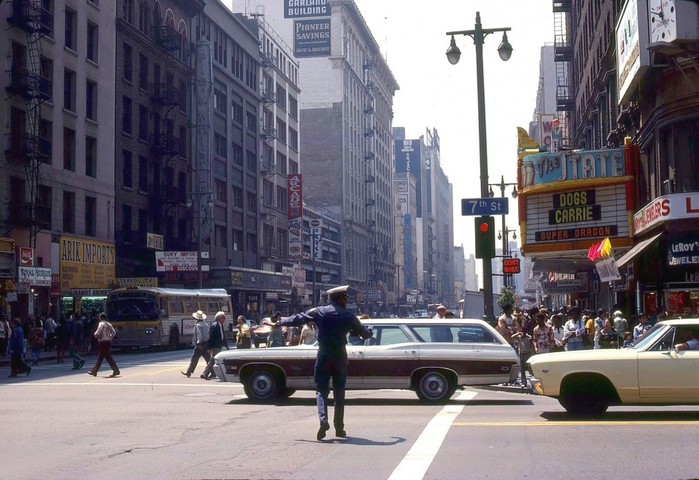 1977-Broadway-and-7th-st-Los-Angeles-Calif (700x480, 105Kb)