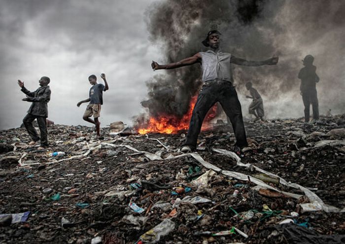 mozambique_trash_dump_01 (700x494, 78Kb)
