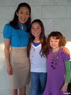 sandra oh joey king (240x320, 19Kb)