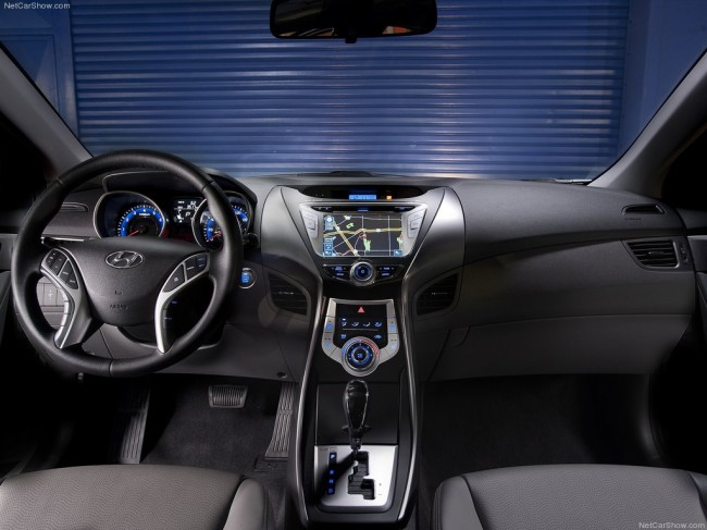 Hyundai Elantra  (650x487, 68Kb)
