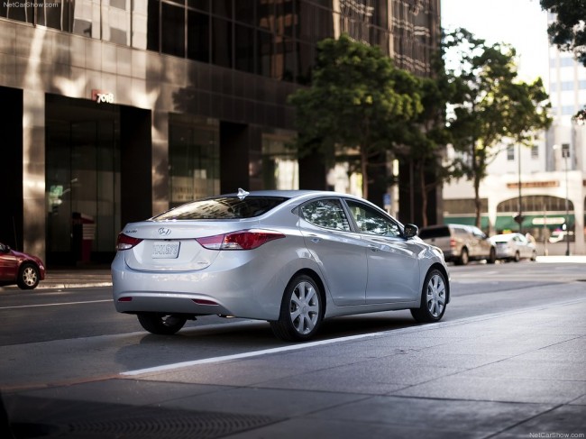 Hyundai Elantra 2011 (650x487, 79Kb)