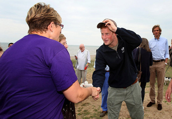 Prince-Harry-Cheers-Rowers-Sizewell-England-Pictures (550x381, 54Kb)