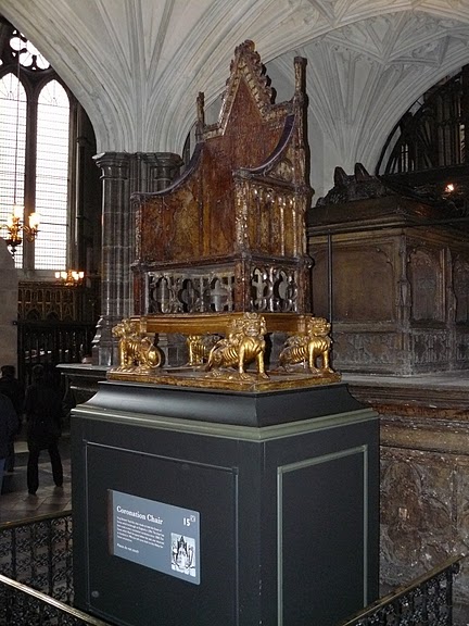 Памятник ньютону в вестминстерском аббатстве фото