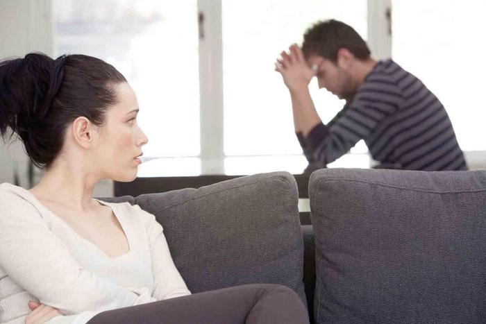 1314282749_dispute_man_5245 (700x467, 33Kb)