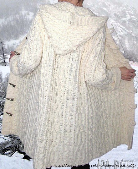 Пальто вязаное белое