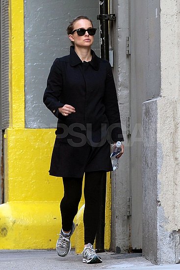 New-Mom-Natalie-Portman-Pictures-Walking-NYC (367x550, 52Kb)