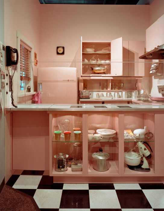 3364071516_d56ae8b761 Reflections Exhibition_ Missouri History Museum--Pink kitchen_L (544x700, 117Kb)