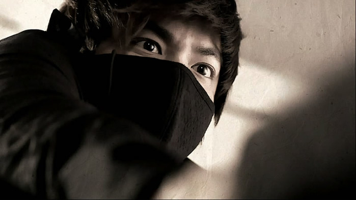 1824747_IRISubs_City_Hunter_E08_avi_snapshot_01_04_16_2011_09_08_18_47_17 (700x393, 40Kb)