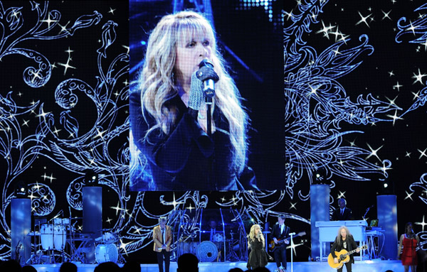 Stevie-Nicks-at-Key-Arena-Seattle-Washington (600x383, 144Kb)