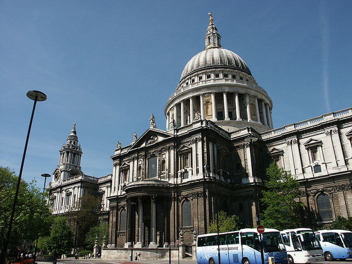 800px-St_Paul's_Cathedral_2003 (700x525, 93Kb)