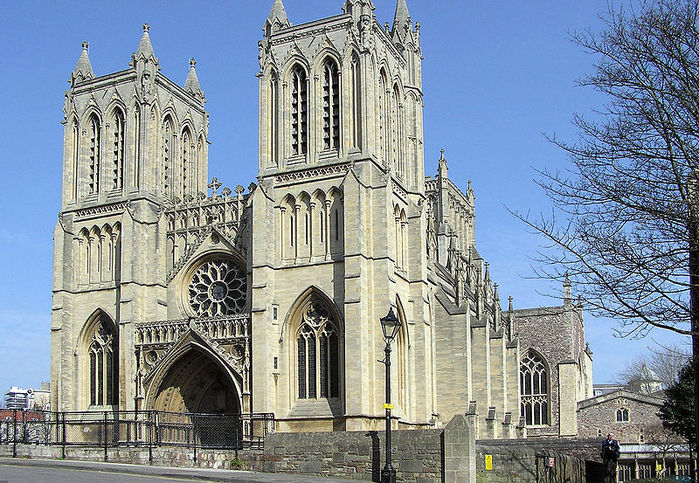 800px-Bristol_cathedral_west_front_arp (700x483, 142Kb)
