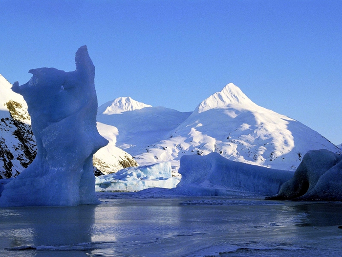 Icebergs, Portage Glacier, Alaska (700x525, 286Kb)