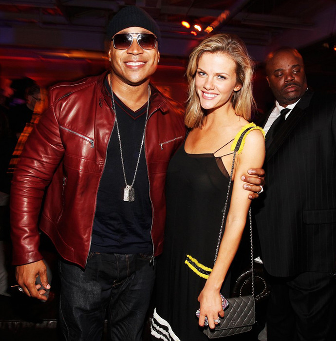 brooklyn-decker-super-bowl-party-04 (1) (690x700, 145Kb)