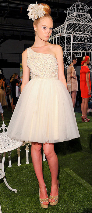 ALICE + OLIVIA - Spring 2012 RTW (302x700, 256Kb)