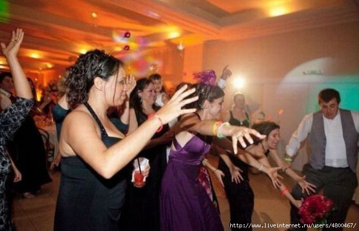  /4800467_1328603789_1328560625_wedding_prank_02 (700x451, 131Kb)