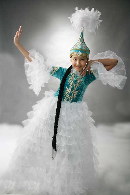 Казахские костюмы на девочек