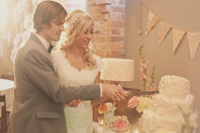 14_Roses-Lace-Vintage-Wedding-Alixann-Loosle-Photography-161 (640x425, 218Kb)