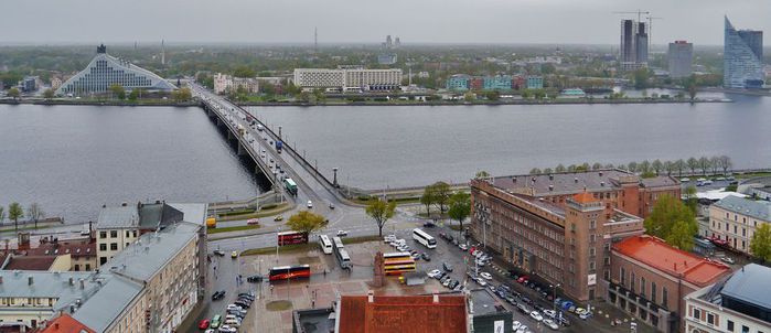 Riga_Petrikirche_Blick_vom_Turm_auf_die_Daugava_1 (700x302, 47Kb)