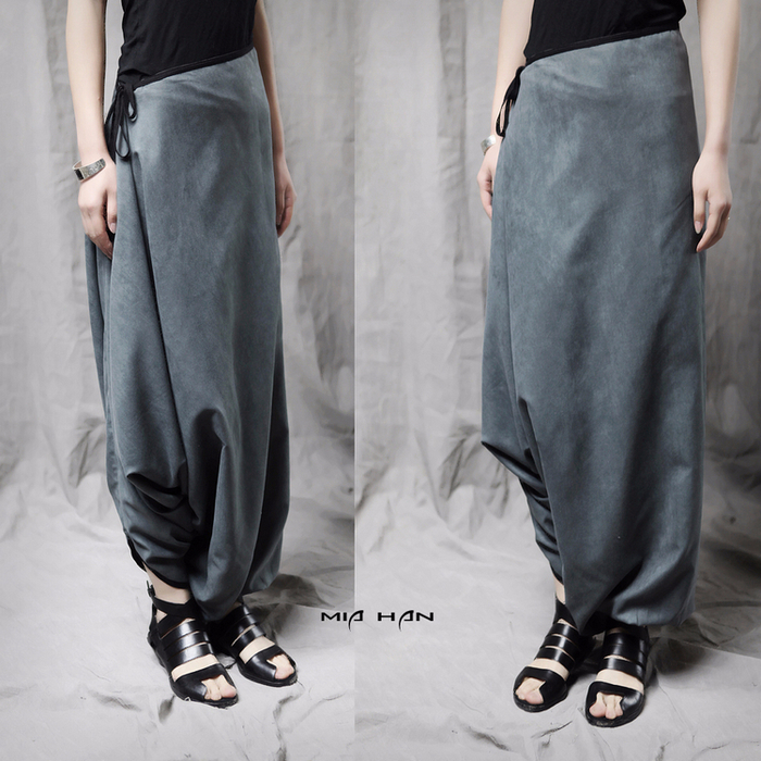 For-mia-han-original-design-silk-cupro-asymmetrical-large-crotch-pants-harem-pants-hanging-crotch-pants (700x700, 471Kb)