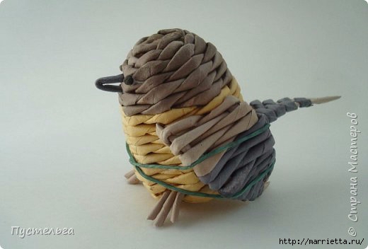 Плетение из газетных трубочек. Птичка СИНИЧКА (24) (520x352, 68Kb)
