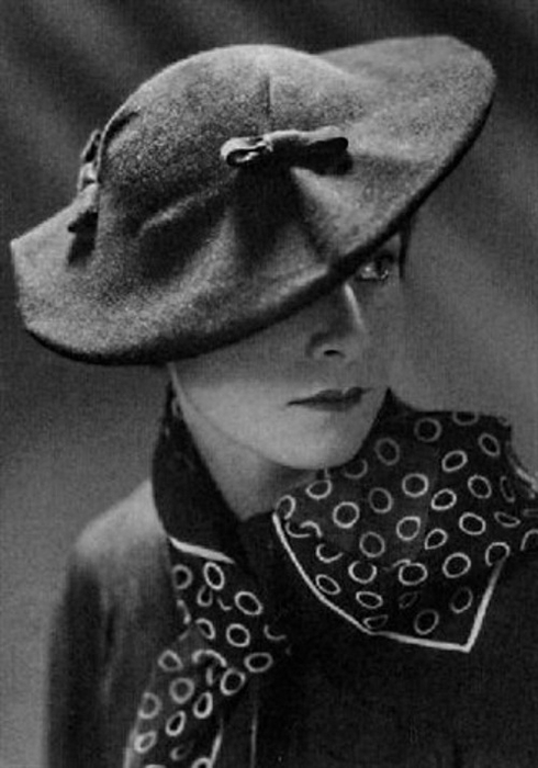 yva-(else-neuländer)-elegante-kappe-aus-maronfarbenem-soleil (490x700, 165Kb)