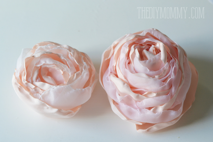 Fabric-Peonies-and-Cabbage-Roses-The-DIY-Mommy-4 (600x370, 284Kb)