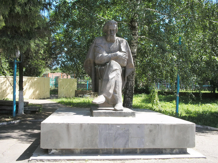 Serdobsk._P.N.Yablochkovu's_monument (700x525, 221Kb)