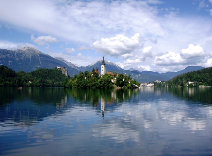 Lake_Bled_Slovenia_06-728x537 (700x516, 72Kb)