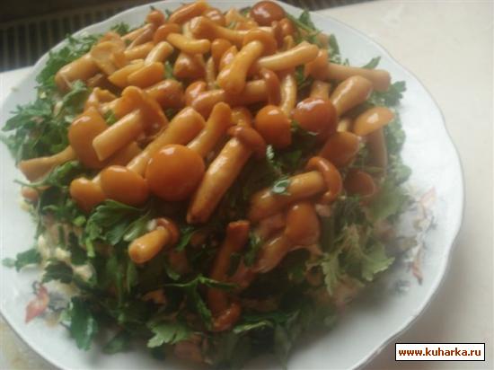Простой домашний рецепт салата из крабовых палочек, картошки и соленого огурца