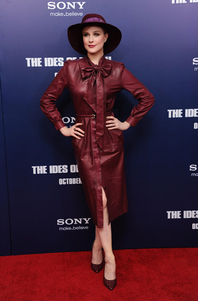 Evan-Rachel-Wood-attends-the-premiere-of-The-Ides-of-March (395x600, 67Kb)