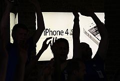 iPhone 4S  (240x161, 7Kb)