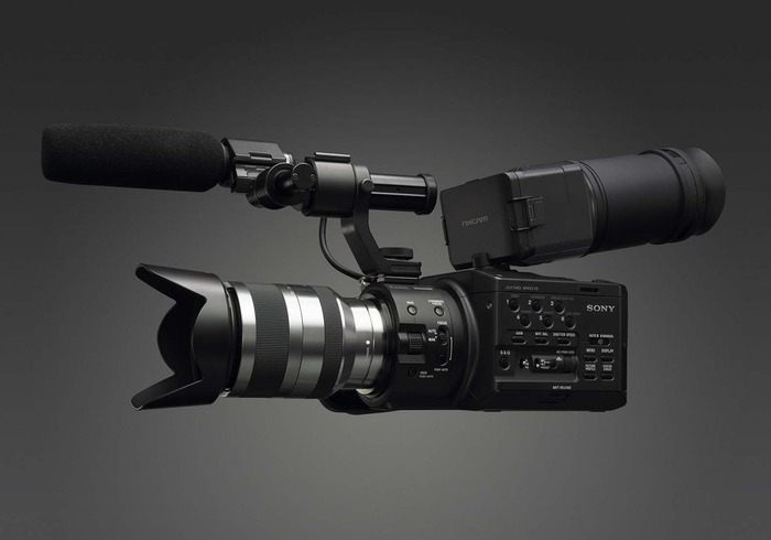 Sony-NEX-FS100 (700x490, 39Kb)