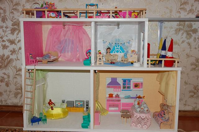 Кукольный домик своими руками из коробки и мебель из мусора