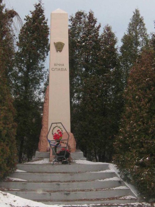 GalkinKuzmaIvan_bratsk-mogila-obch-vid_Chernovci (523x700, 109Kb)