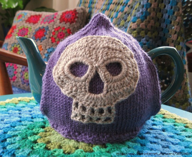 skull-tea-cozy-february-2011-2 (640x526, 235Kb)