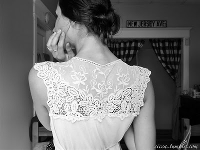 dress lace back bl and wt (400x300, 29Kb)