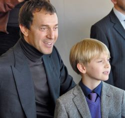 1321170934_Ruslan_Baysarov_napisal_stat_yu_o_pravah_otcov____big_414603 (250x236, 11Kb)