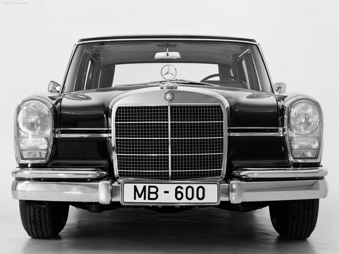 3686296_1189249188_mercedesbenz2 (700x525, 205Kb)