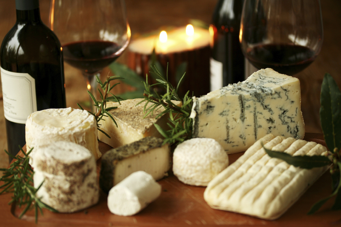 69291480_1295120636_wine_and_cheese_medi (700x466, 359Kb)