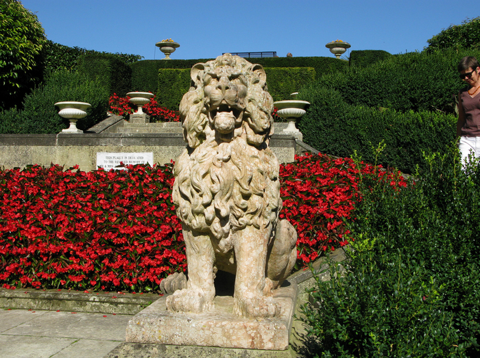 All sizes  Waddesdon Manor Sat 13th sept 2009 014  Flickr - Photo Sharing! (700x523, 949Kb)