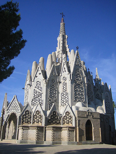 676813_450pxMontferri__Santuari_de_la_Mare_de_Deu_de_Montserrat_1_ (450x600, 87Kb)