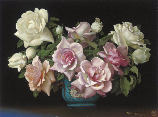 Mixed roses in a porcelain jardinière (512x378, 36Kb)