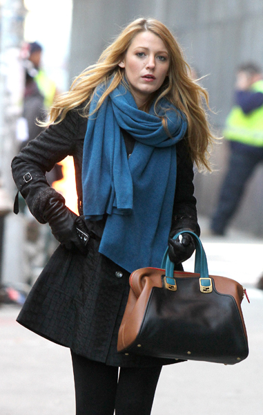 390214024_Katya_Blake_Lively_Leighton_Meester_108_122_345lo (381x600, 209Kb)