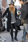  On_set_of_Gossip_Girl_December_14_2011(2) (467x700, 240Kb)