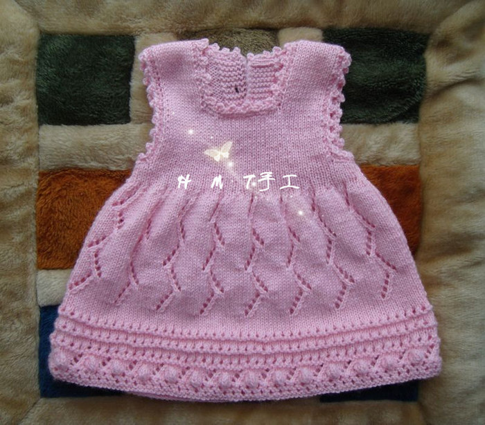 вязаное платье для малышки