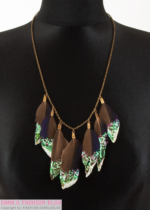 diy-glitter-feather-collar-necklace-3 (500x700, 119Kb)