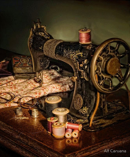 17 Alf Caruana Vintage sewing machine (426x512, 96Kb)