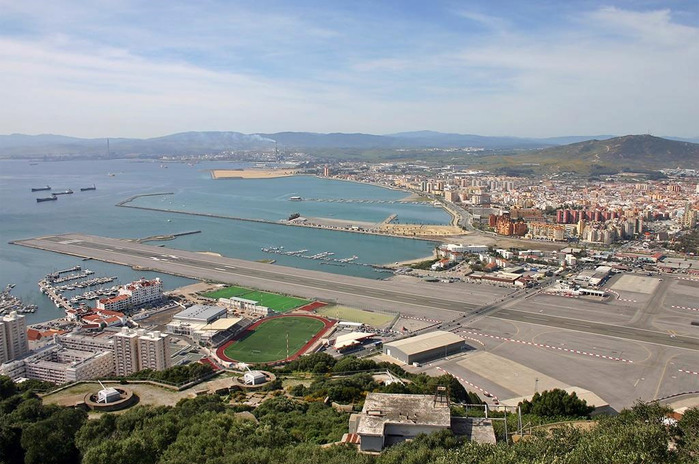 airport_gibraltar_02 (700x464, 135Kb)